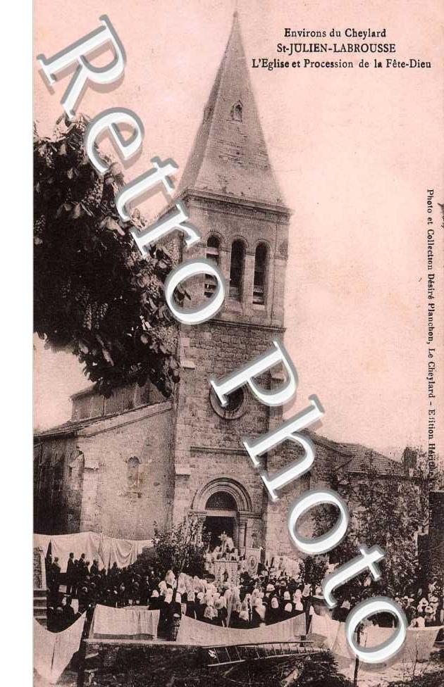Eglise et Procession de la Fete Dieu