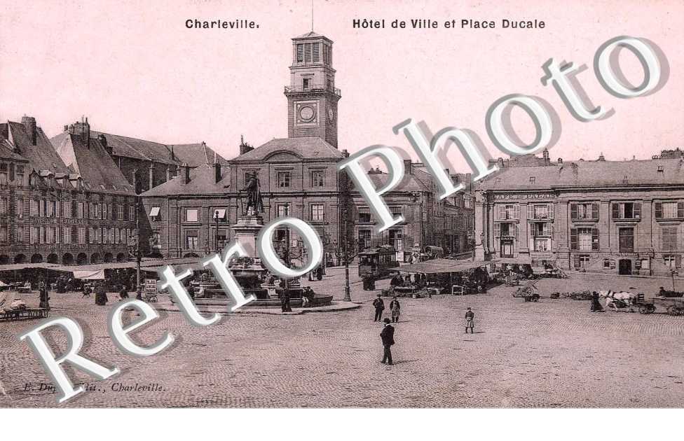 HOTEL DE VILLE ET PLACE DU CALE