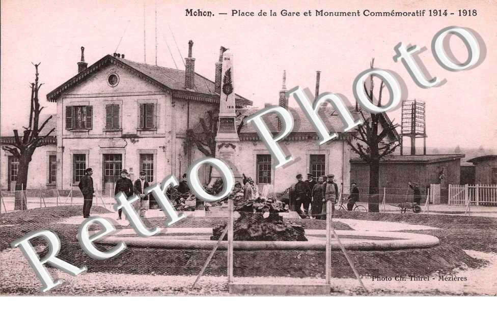 place de la gare, et monument commemoratif 14-18