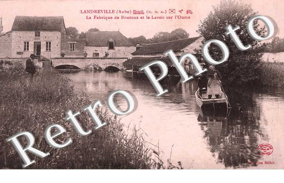 La fabrique de boutons et le lavoir sur l&#039;Ource