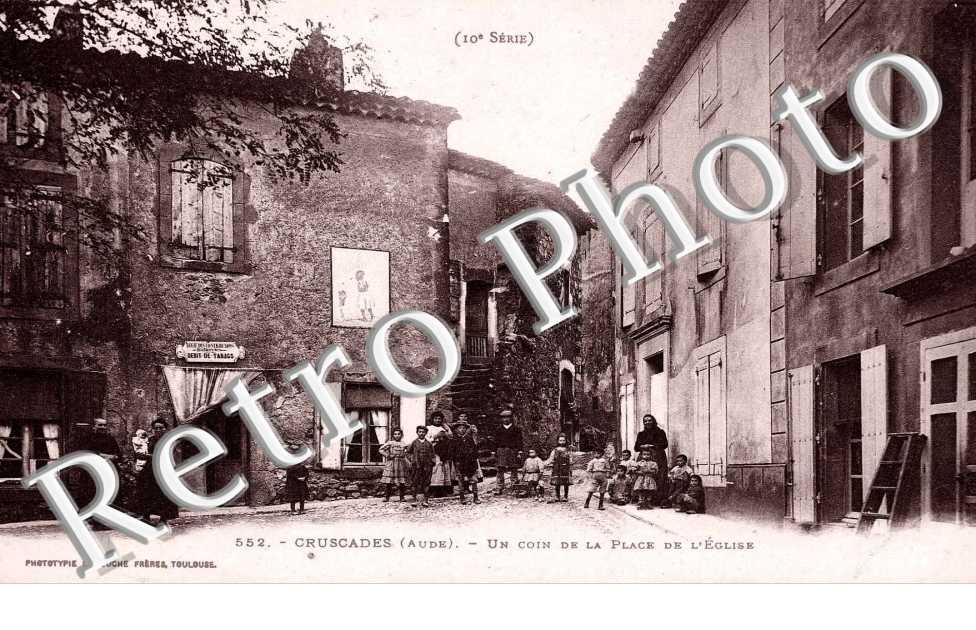Un coin de la Place de l&#039;Eglise