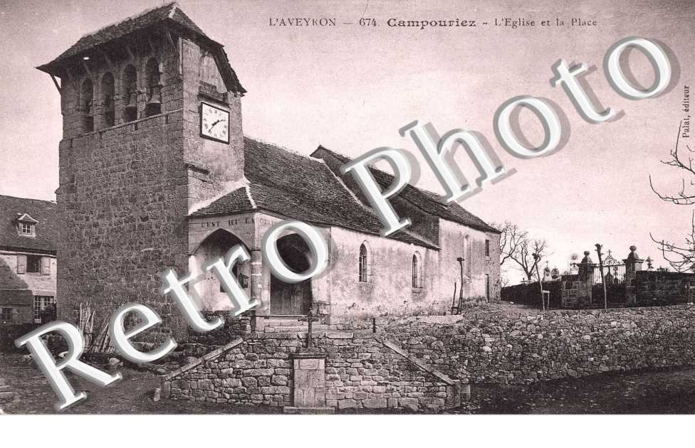 Eglise et la place