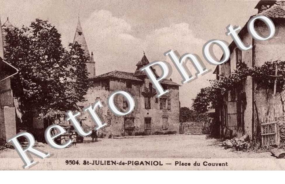 St-Julien de Piganiol  -  Place du couvent