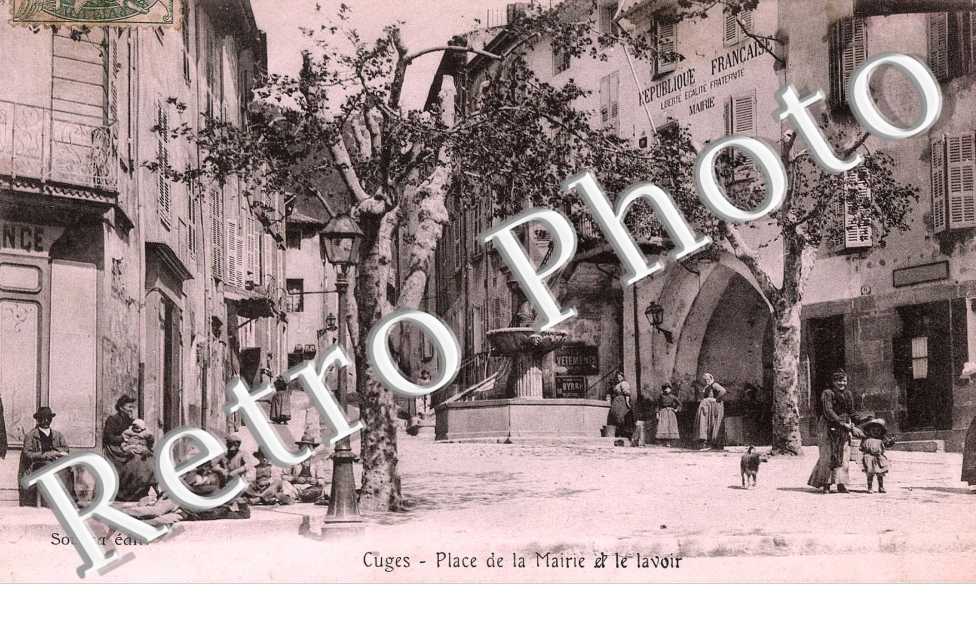 Place de la mairie et lavoir