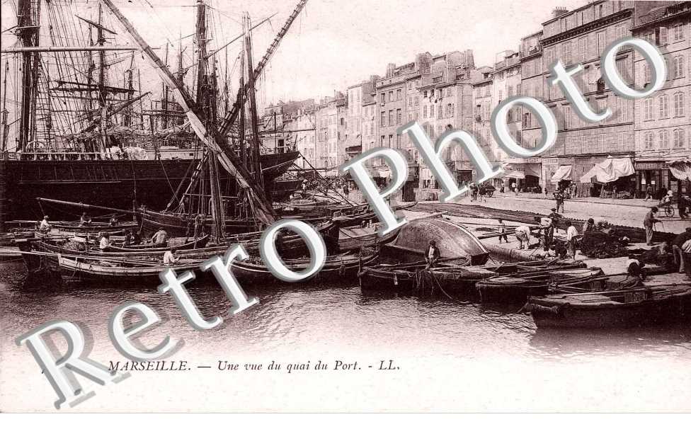 Une vue du quai du port