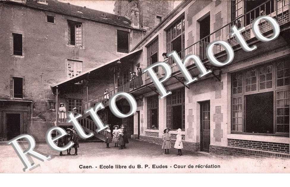 ecole libre du B.P. Eudes, cour de recreation