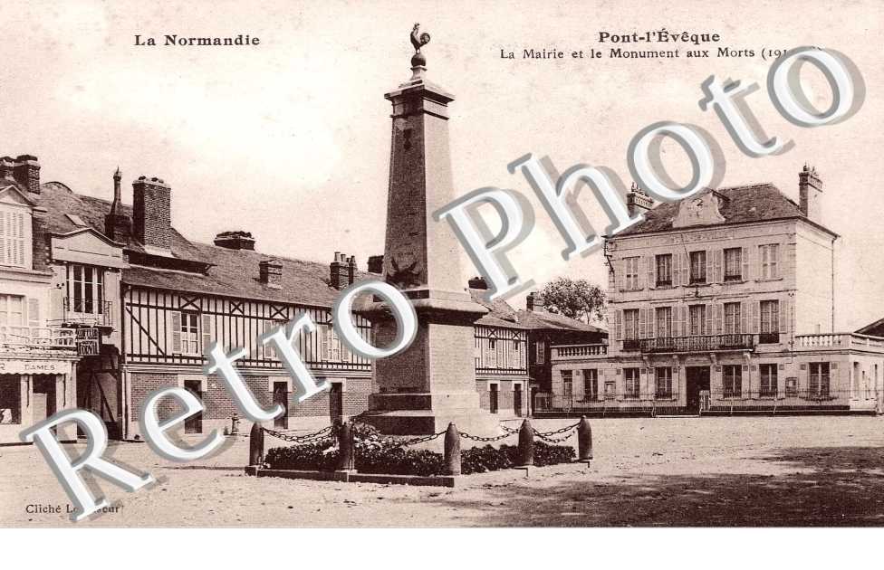 LA MAIRIE ET LE MONUMENT