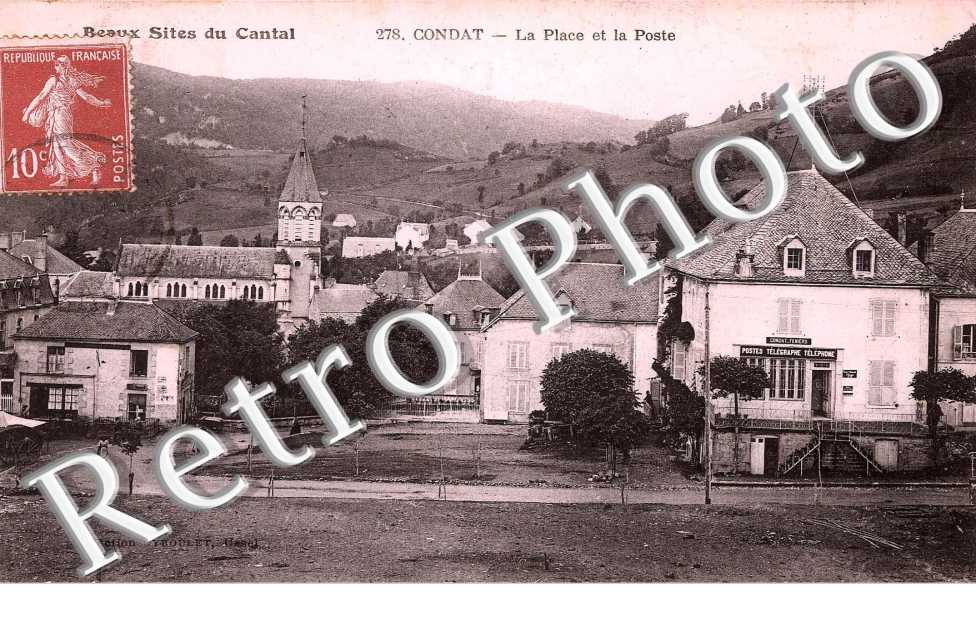 la place et la poste