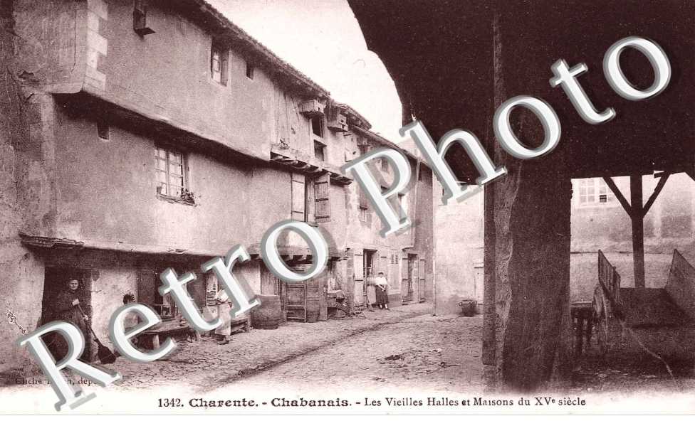 Les vierlles halles et maison du XV e siecle