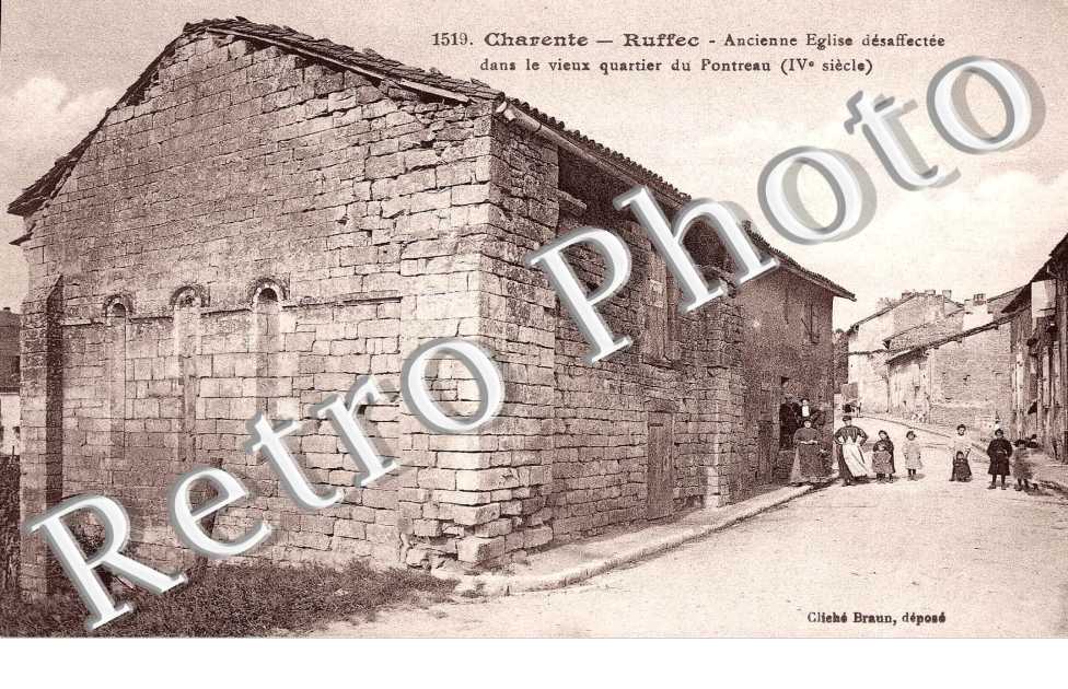 ancienne eglise desaffectee dans le vieux quartier du Pontreau (4eme)