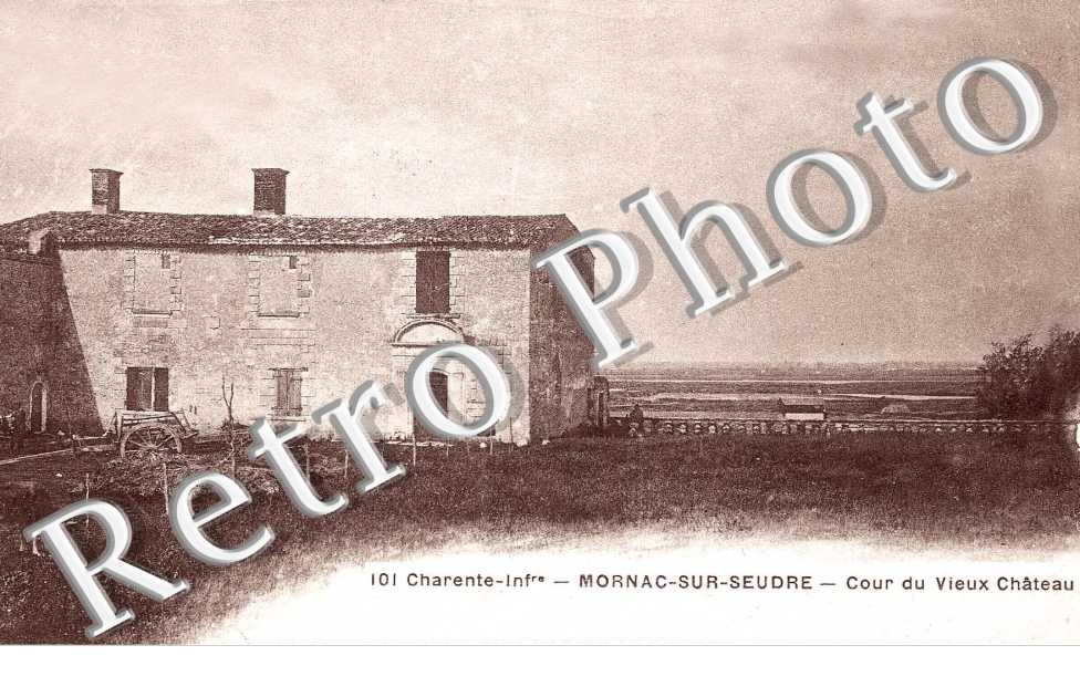 Cour du vieux chateau