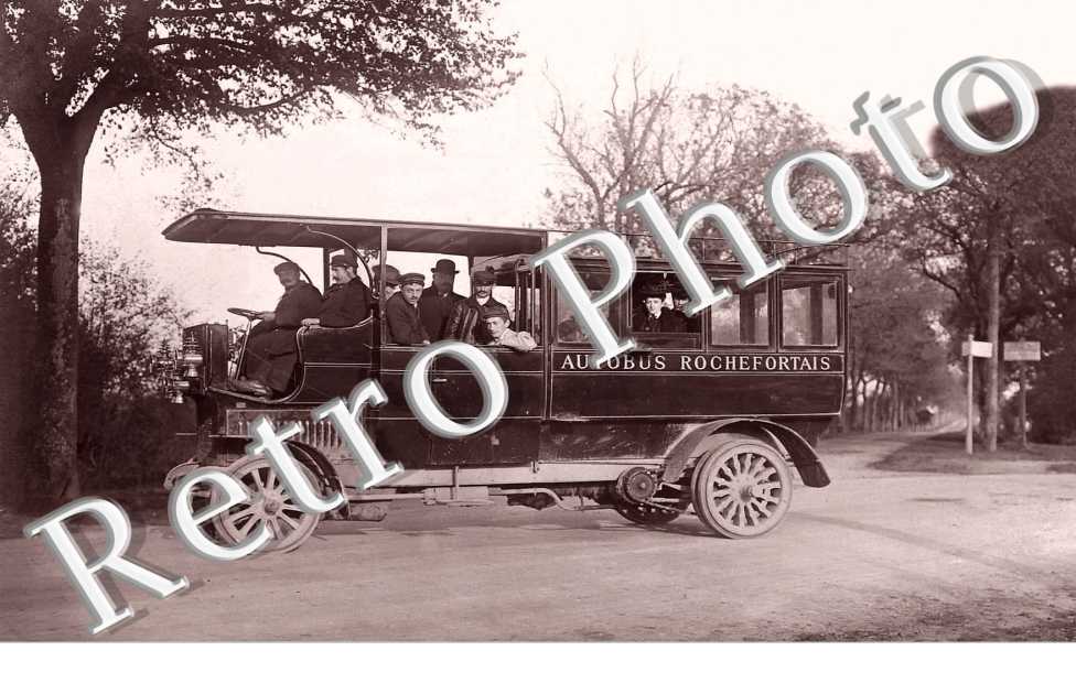 (un autobus)
