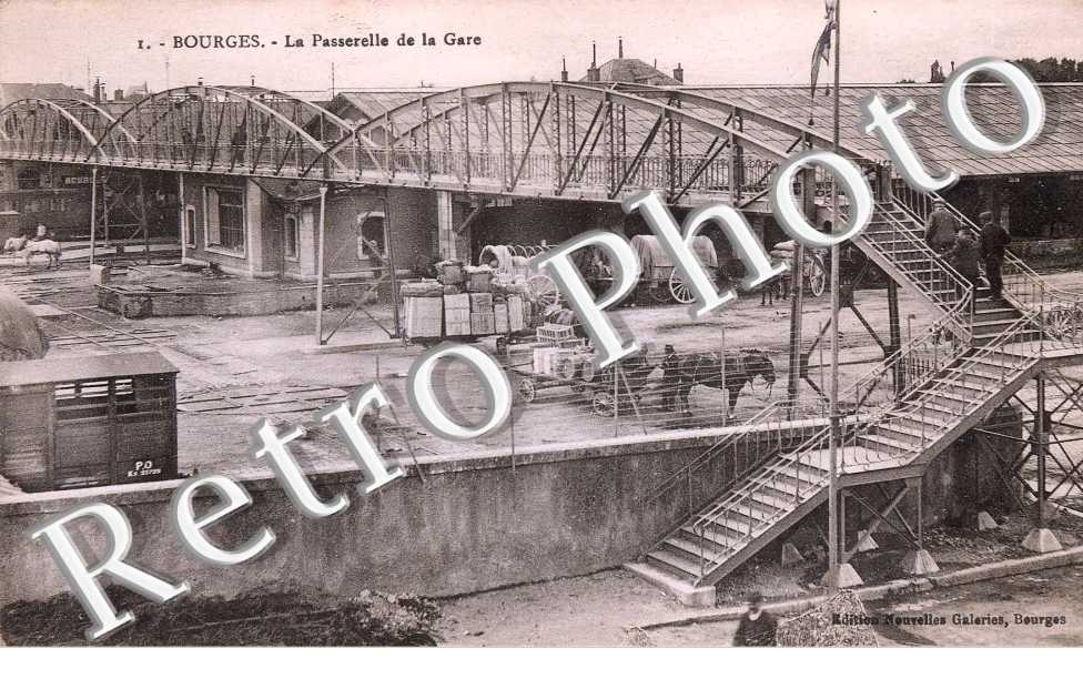 LA  PASSERELLE DE LA GARE