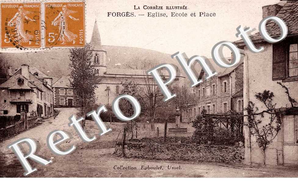 Eglise, ecole et  place