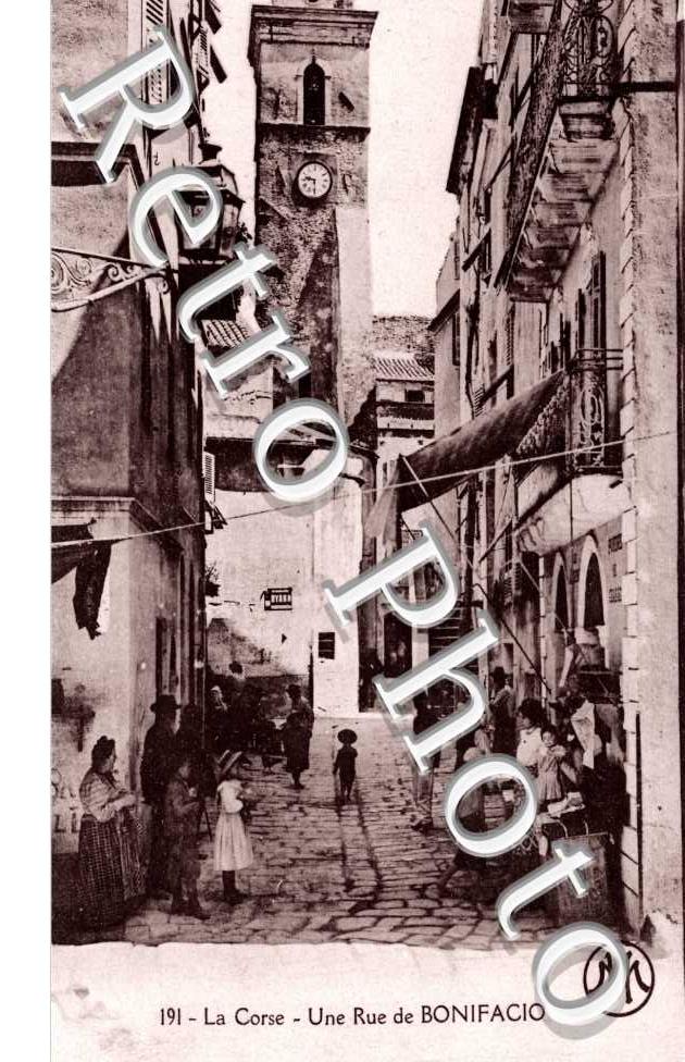 une rue de Bonifacio