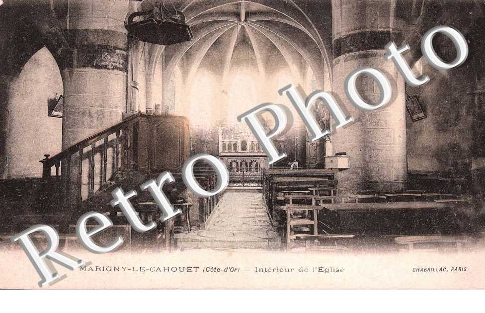 Interieur de l'eglise