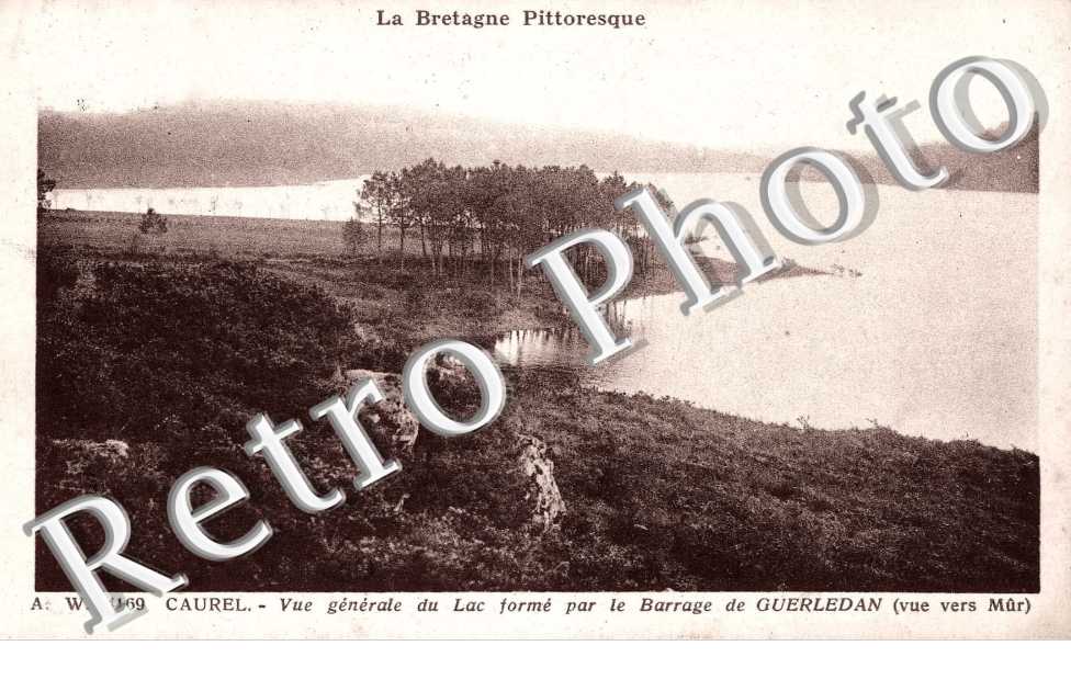 Vue generale du Lac forme par le Barrage de Guerledan