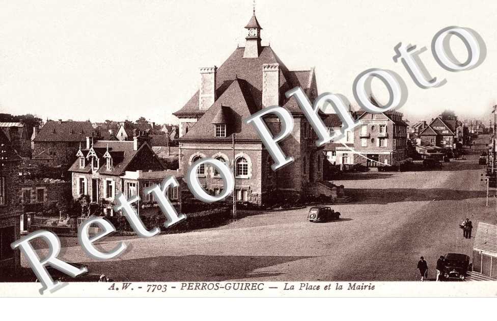 LA PLACE ET LA MAIRIE