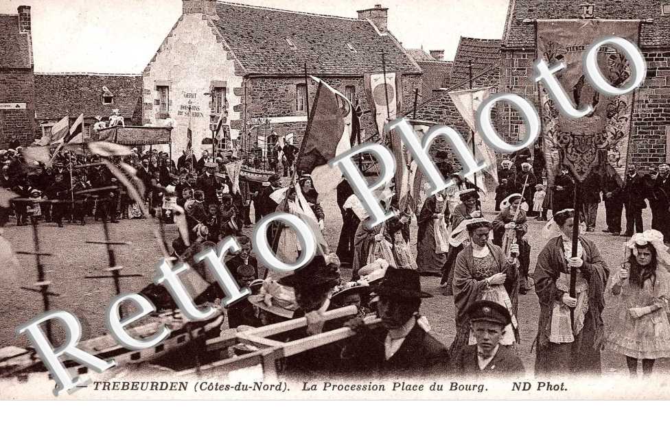 procession place du Bourg