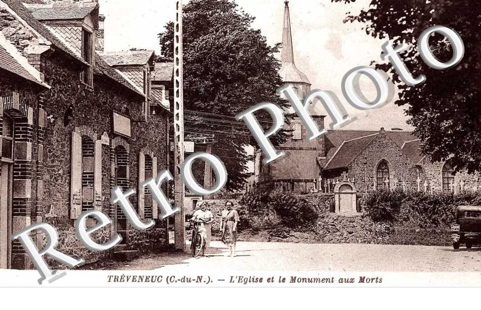 L&#039;EGLISE ET LE  MONUMENT AUX MORTS