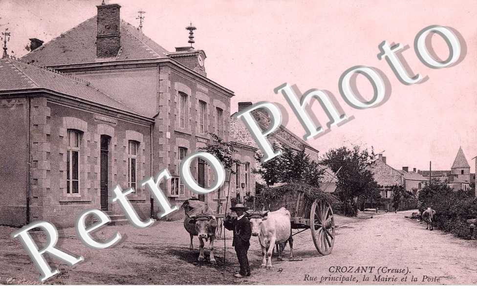 Rue principale - la mairie et la poste