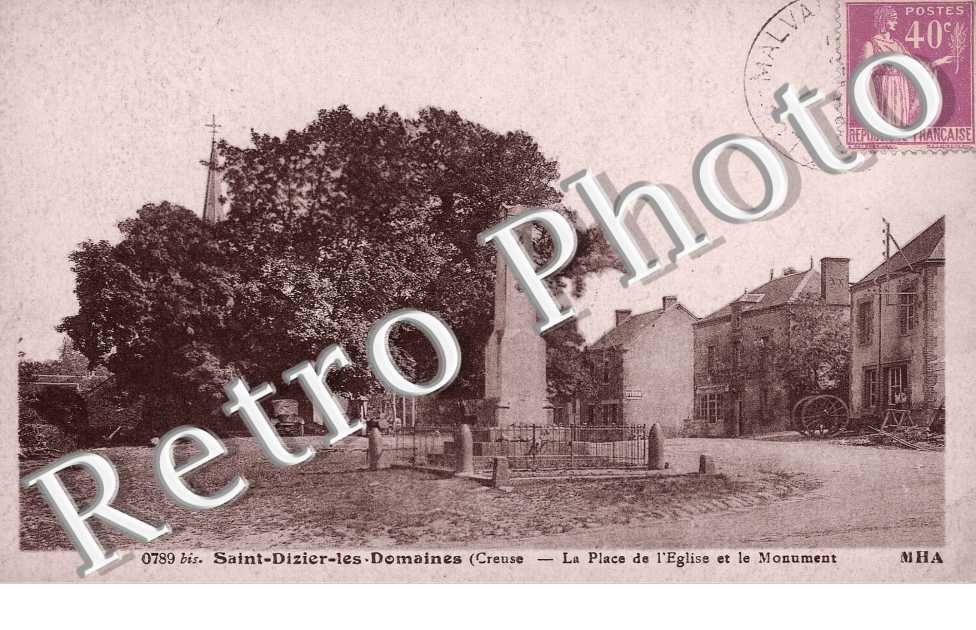 La place de l'eglise et le monument