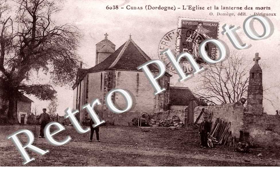 Cubas - L&#039;eglise et la lanterne des morts