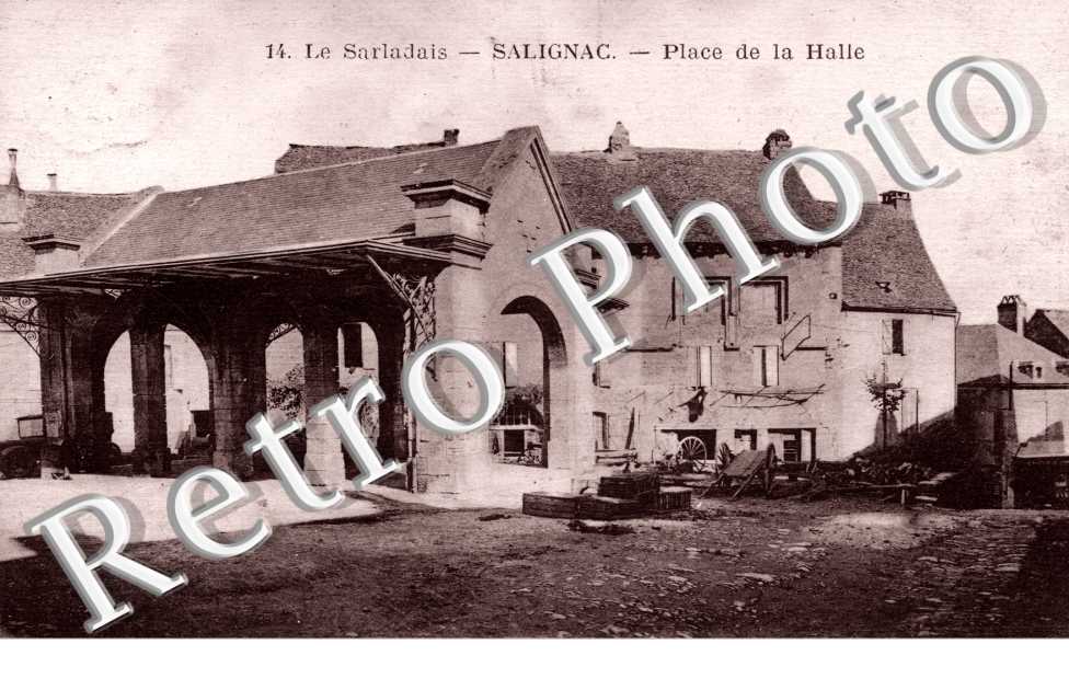  le sarladais place de la halle