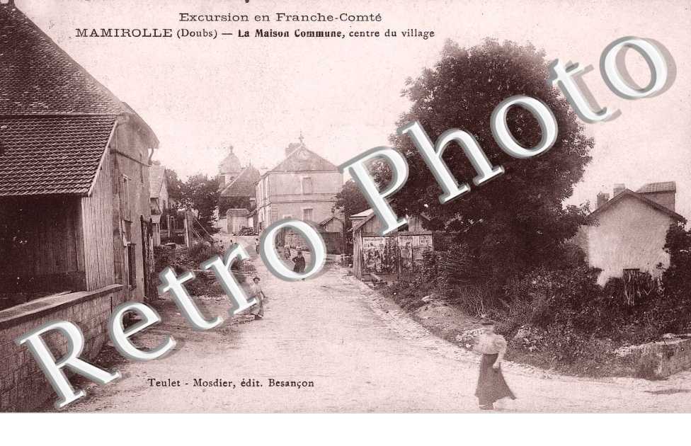 la maison commune, centre du village
