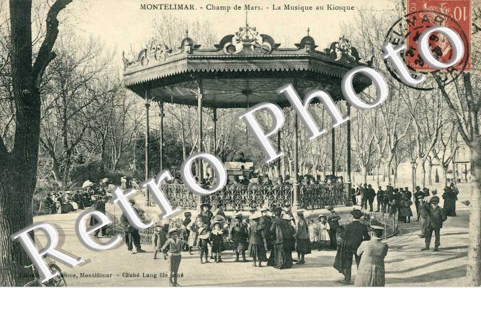 champ de mars, la musique au kiosque