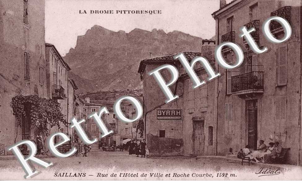 Rue de l'hotel de ville et roche Courbe