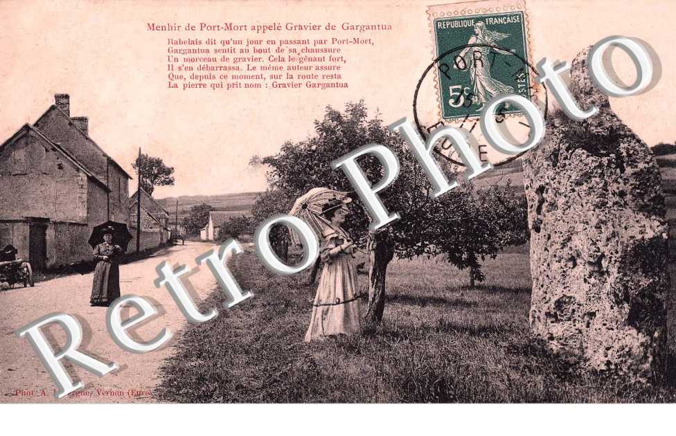 MENHIR DE Port-Mort appele Gravier de Gargantua
