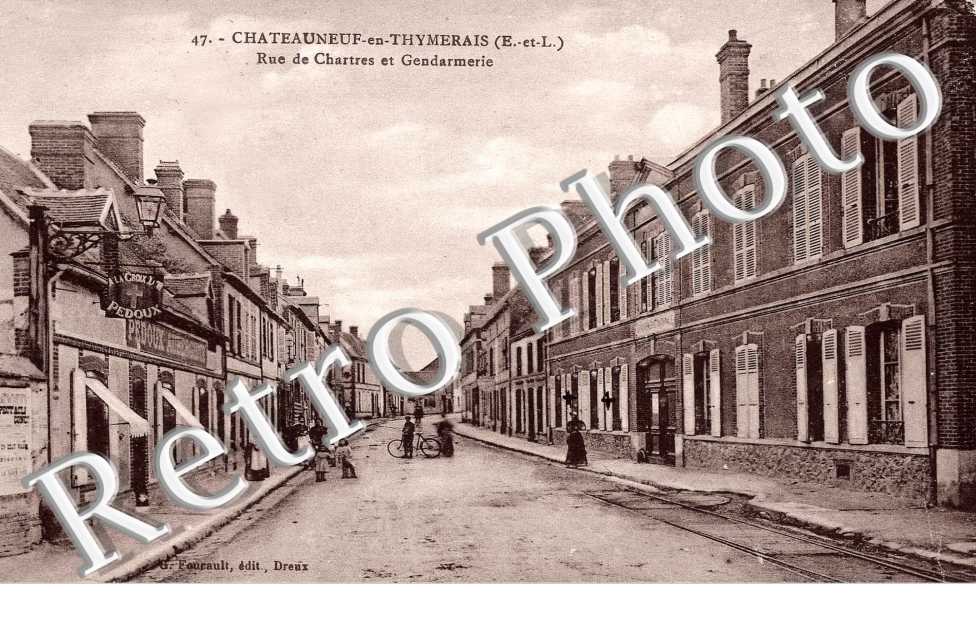 rue de chartres et gendarmerie