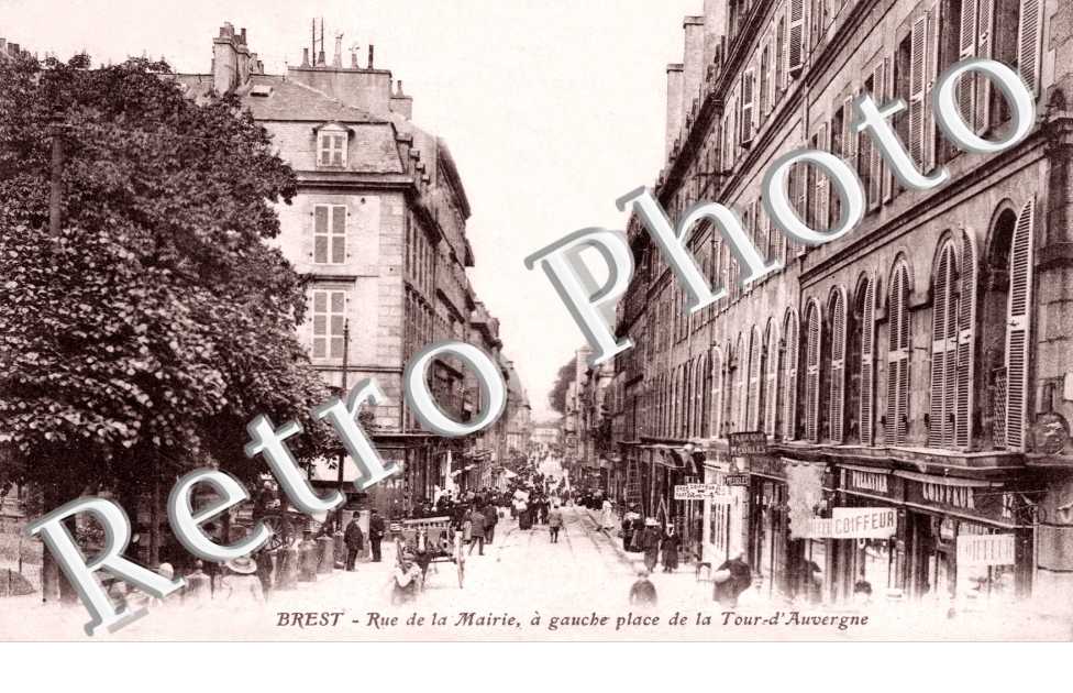rue de la mairie gauche place tour auvergne