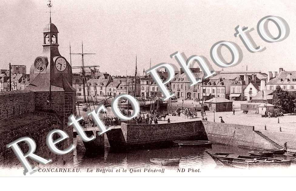 le beffroi et le quai Peneroff