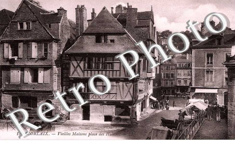 PLACE DES JACOBINS.LE MARCHE