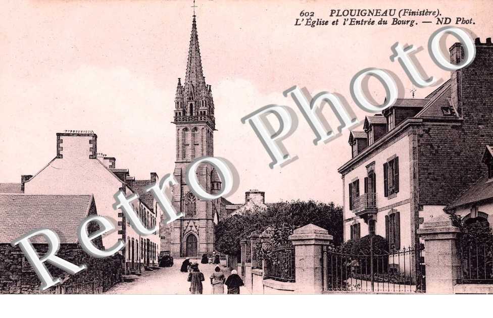 L&#039;Eglise et l&#039;entree du Bourg