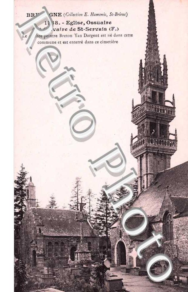 Eglise, ossuaire et Calvaire