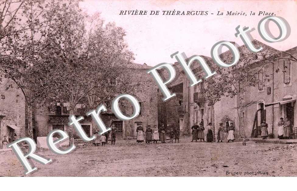 La mairie - la place