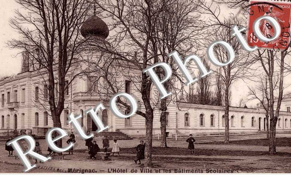 L&#039;hotel de ville et les batiments scolaires