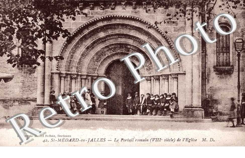 le portail romain de l&#039;eglise