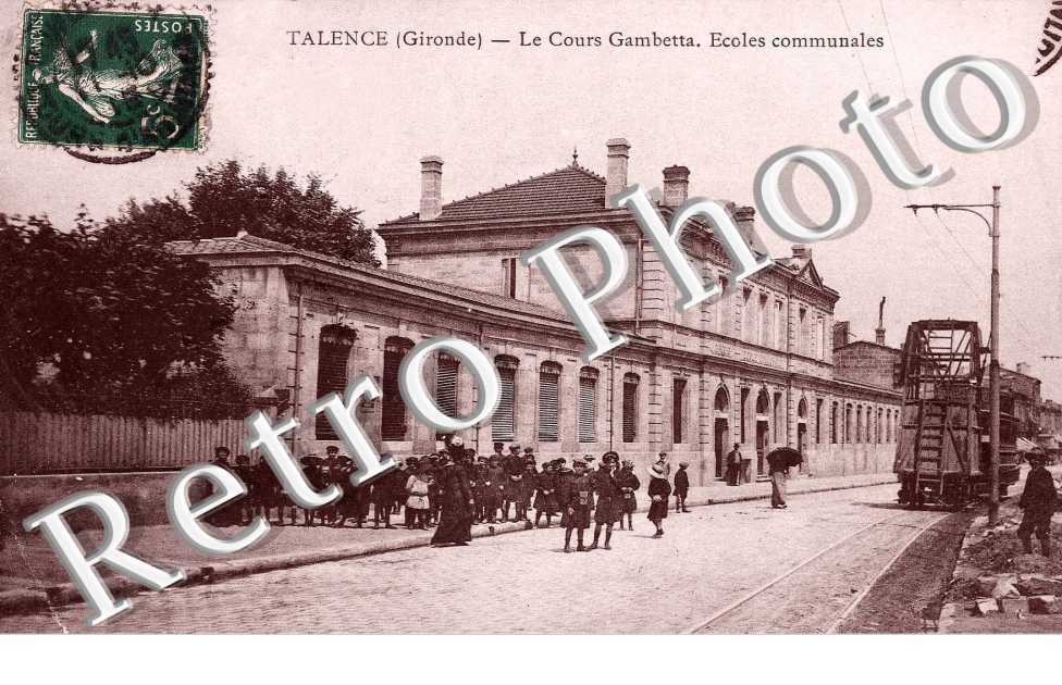 le cours Gambetta , ecoles communales ( un tramway)