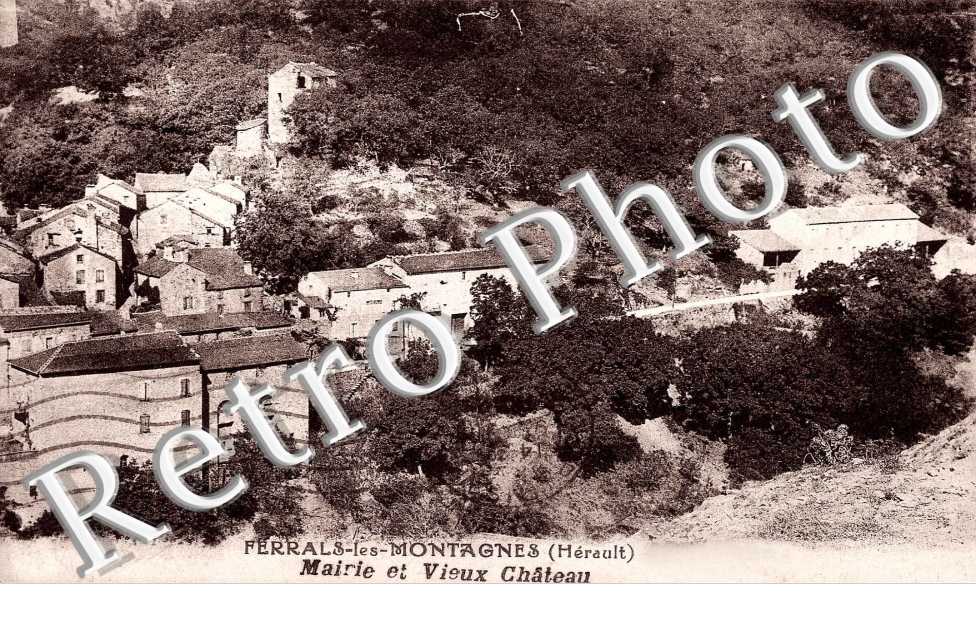 Mairie et vieux chateau