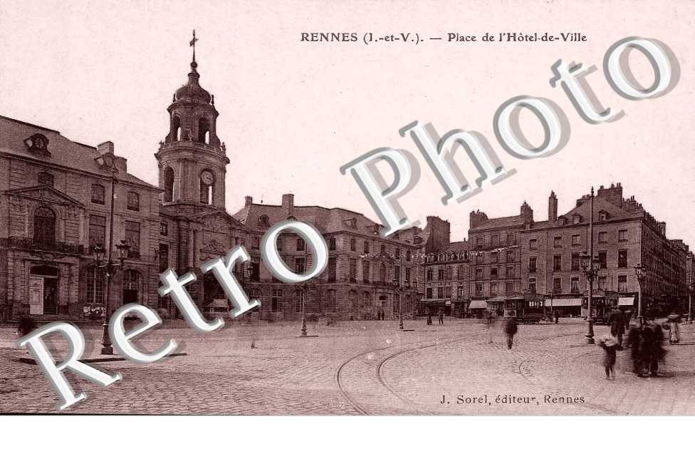 PLACE DE L' HOTEL DE VILLE 