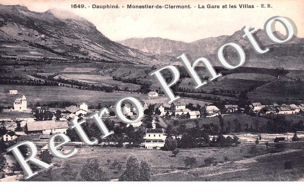 la gare et les villas