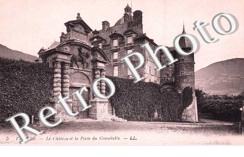 Le Chateau et la Porte du Connetable