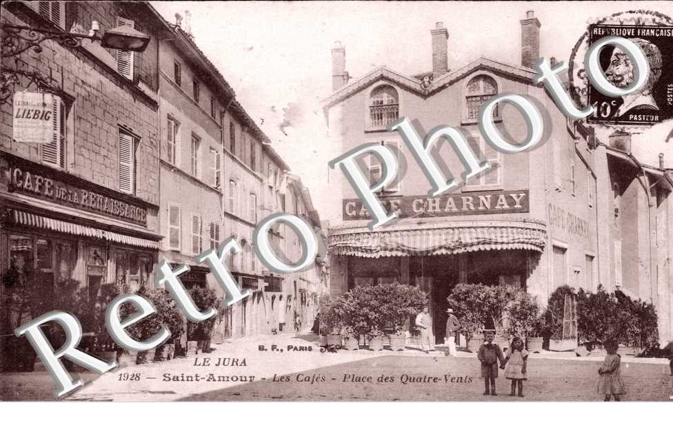 Les Cafes - Place des quatres vents