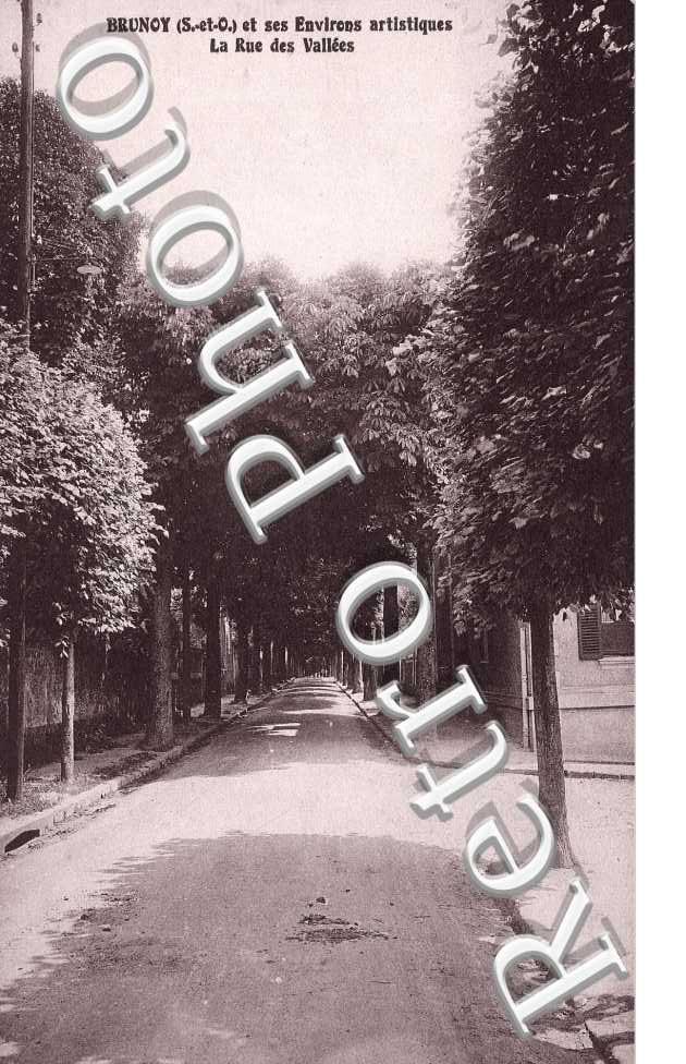 LA RUE DES VALLEES