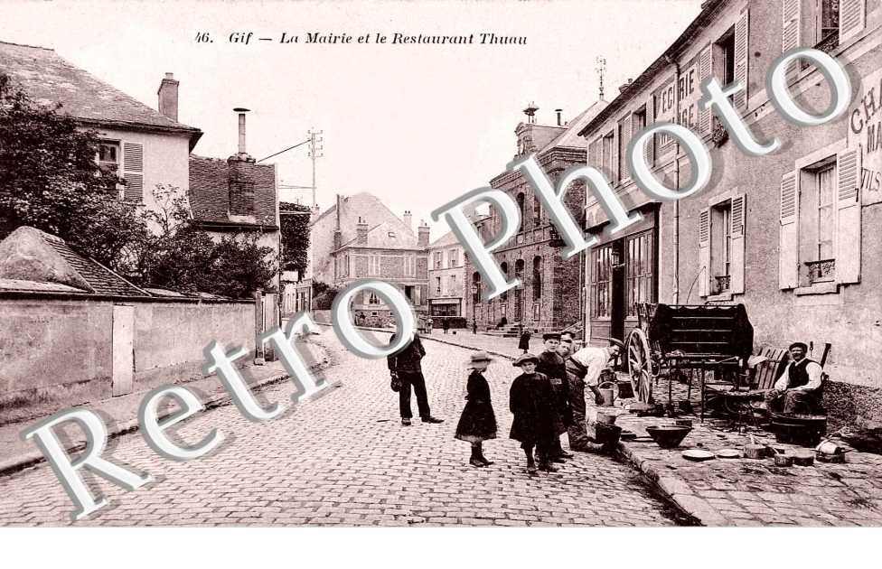 LA MAIRIE ET LE RESTAURANT THUAU