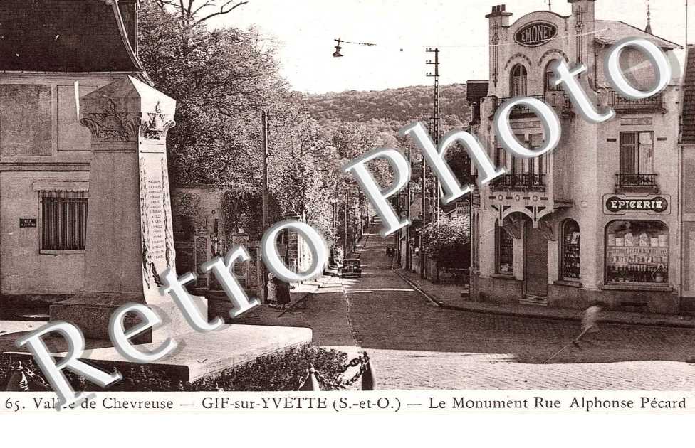 Le monument Rue Alphonse Pecard